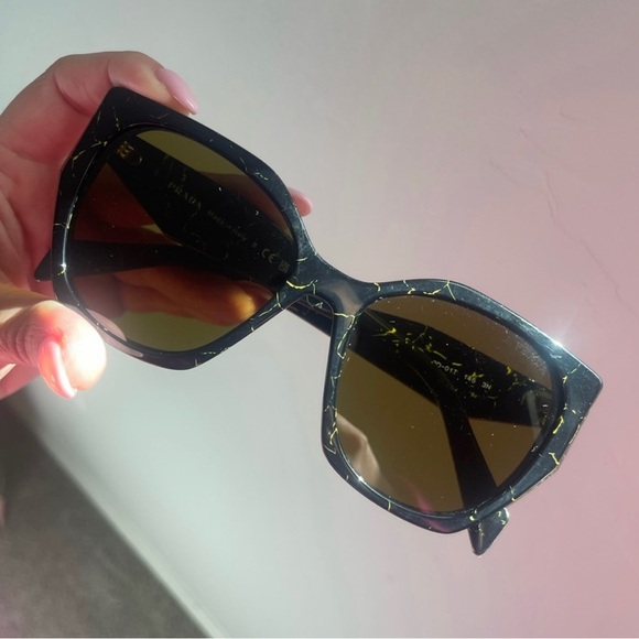 Prada Sunglasses PR19ZS - Picture 9 of 14